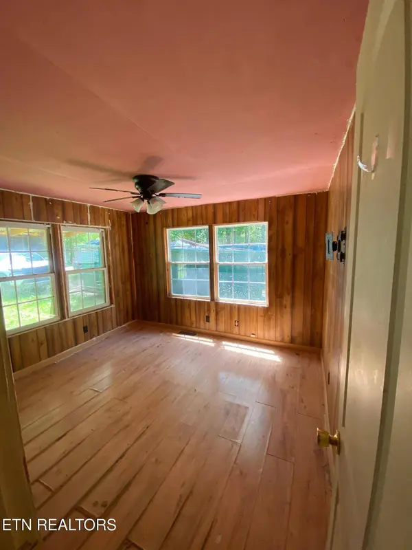 129 Shields Branch Rd, Tellico Plains, TN 37385