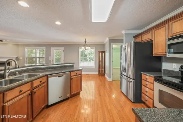 8007 Frederick John St, Knoxville, TN 37938