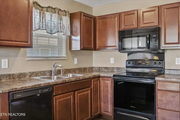 1702 Watauga St, Sevierville, TN 37876