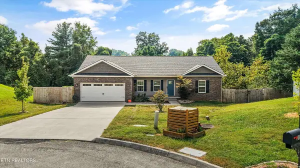 2000 Country Brook LN, Knoxville, TN 37921