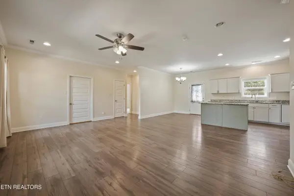 2000 Country Brook LN, Knoxville, TN 37921