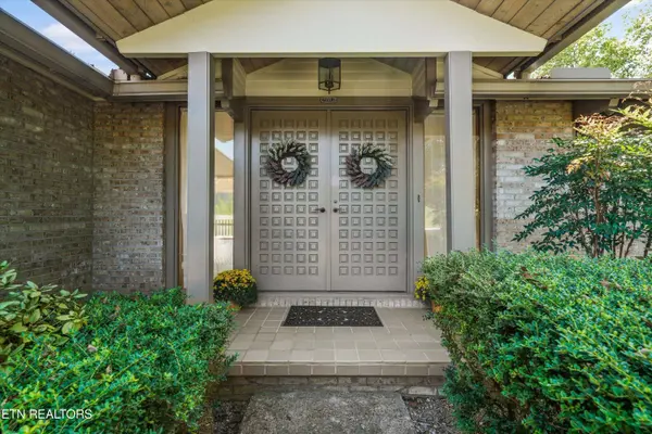 109 Lakeview PL, Clinton, TN 37716