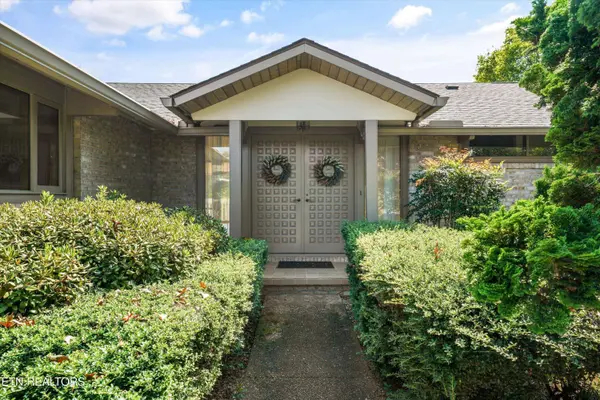 109 Lakeview PL, Clinton, TN 37716