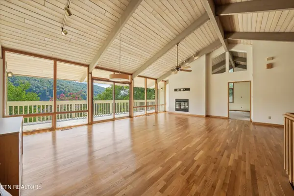 109 Lakeview PL, Clinton, TN 37716