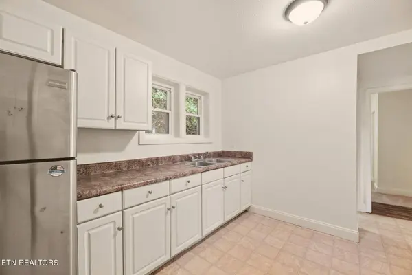 517 Cherry St, Lafollette, TN 37766