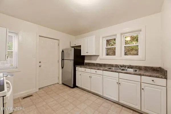 517 Cherry St, Lafollette, TN 37766