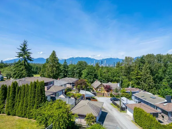 4971 Buxton ST, Burnaby, BC V5H 1J4