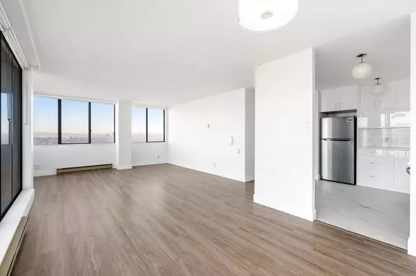 6540 Burlington AVE #1702, Burnaby, BC V5H 4G3