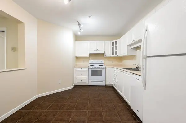 20894 57 AVE #120, Langley, BC V3A 8M7