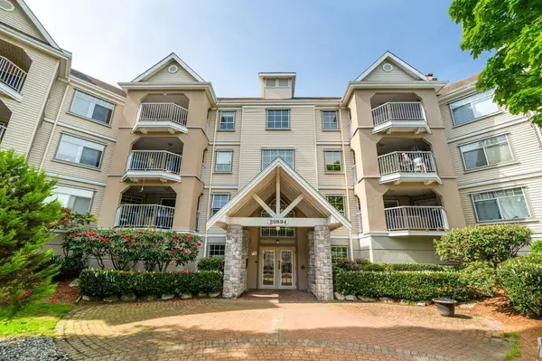 20894 57 AVE #120, Langley, BC V3A 8M7