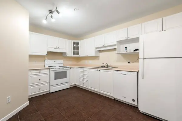 20894 57 AVE #120, Langley, BC V3A 8M7