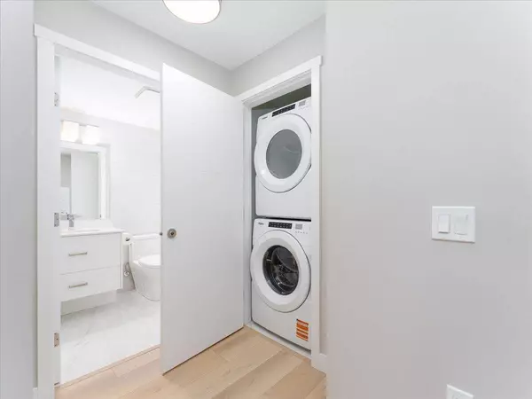 22562 121 AVE #314, Maple Ridge, BC V2X 3Y8