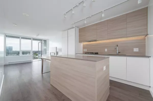 988 Quayside DR #912, New Westminster, BC V3M 0L5