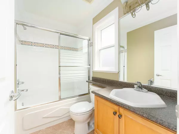 7474 Elwell ST, Burnaby, BC V5E 1L4