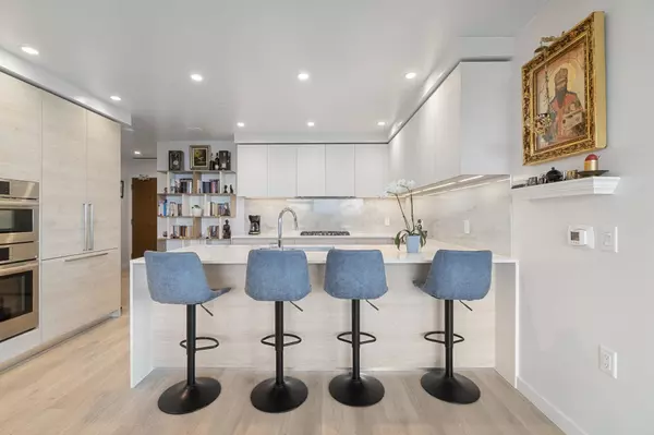 680 Quayside DR #3503, New Westminster, BC V3M 0P2