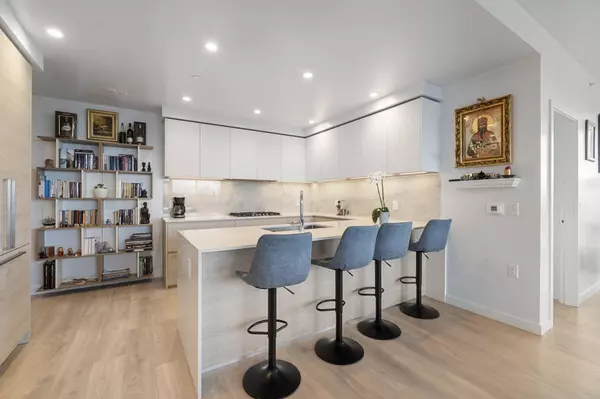 680 Quayside DR #3503, New Westminster, BC V3M 0P2