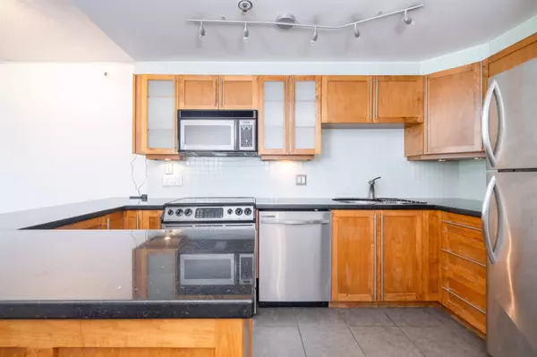 930 Cambie ST #801, Vancouver, BC V6B 5X6