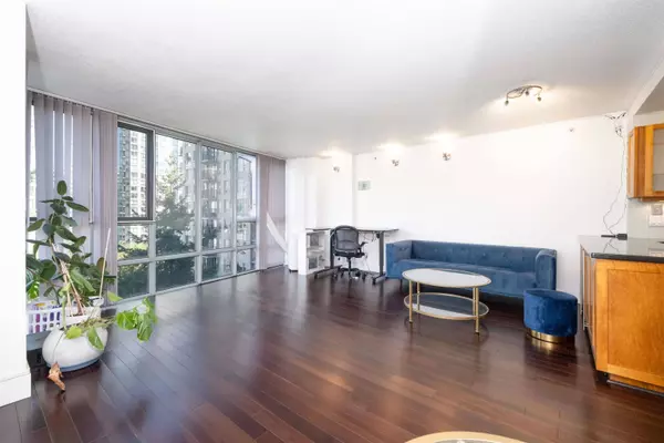 930 Cambie ST #801, Vancouver, BC V6B 5X6