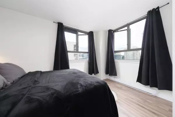 789 Drake ST #801, Vancouver, BC V6Z 2N7