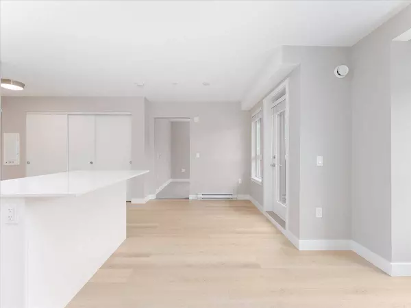 22562 121 AVE #314, Maple Ridge, BC V2X 3Y8