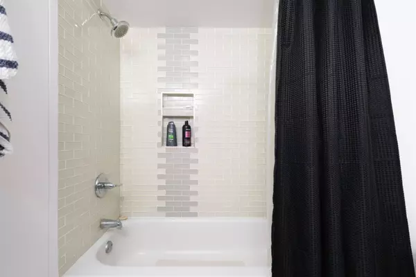 789 Drake ST #801, Vancouver, BC V6Z 2N7