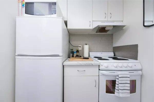 789 Drake ST #801, Vancouver, BC V6Z 2N7