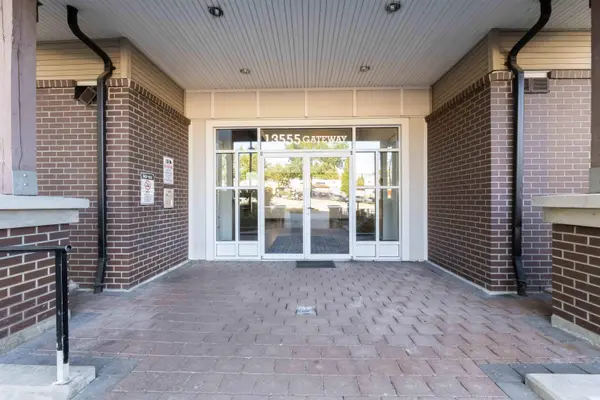 13555 Gateway Drive DR #215, Surrey, BC V3T 0B5