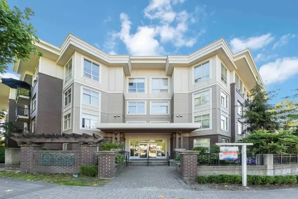 13555 Gateway Drive DR #215, Surrey, BC V3T 0B5