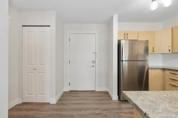 13555 Gateway Drive DR #215, Surrey, BC V3T 0B5