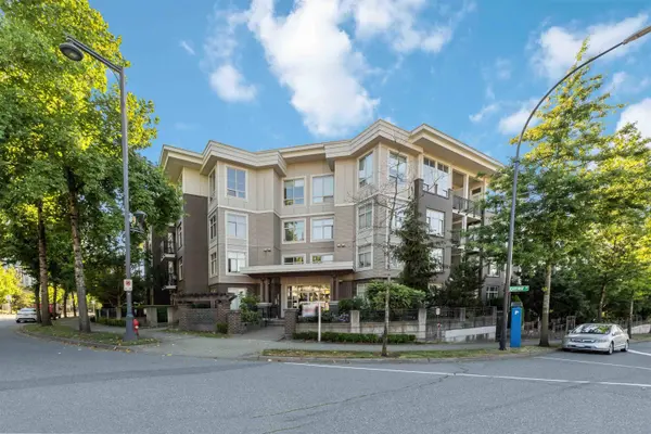 13555 Gateway Drive DR #215, Surrey, BC V3T 0B5
