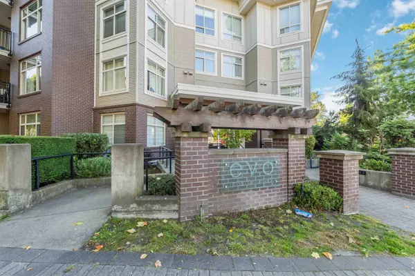 13555 Gateway Drive DR #215, Surrey, BC V3T 0B5