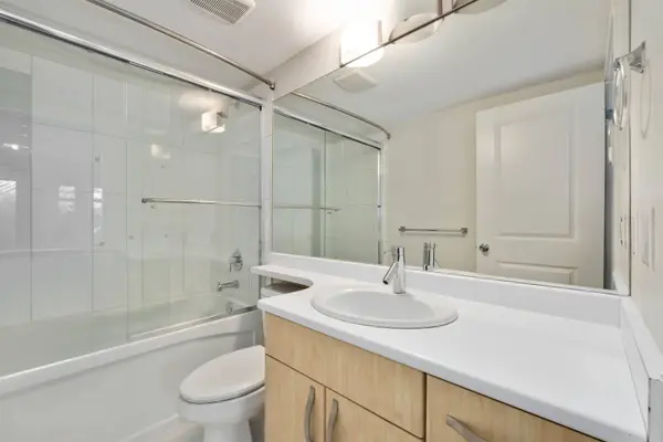 13555 Gateway Drive DR #215, Surrey, BC V3T 0B5