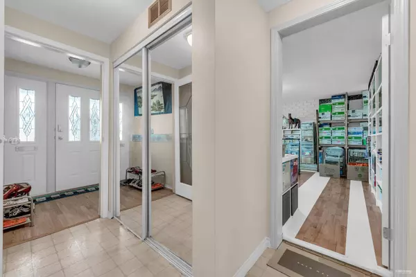 10560 Granville AVE, Richmond, BC V6Y 1R4