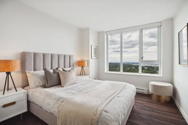 13325 102a AVE #3208, Surrey, BC V3T 0J5