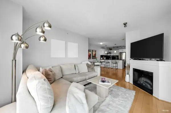 2133 Douglas RD #2005, Burnaby, BC V5C 0E9