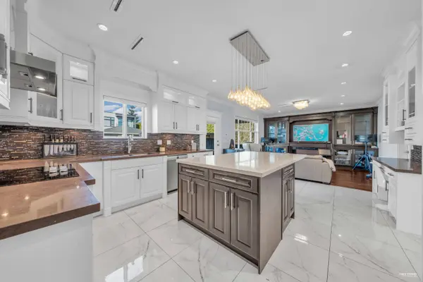 4133 Victory ST, Burnaby, BC V5J 1P6