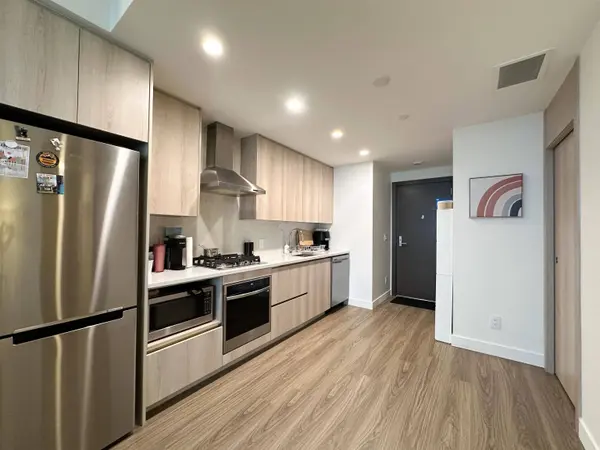 10750 135a ST #2301, Surrey, BC V3T 0V4