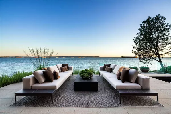 3330 Radcliffe AVE, West Vancouver, BC V7V 1G6