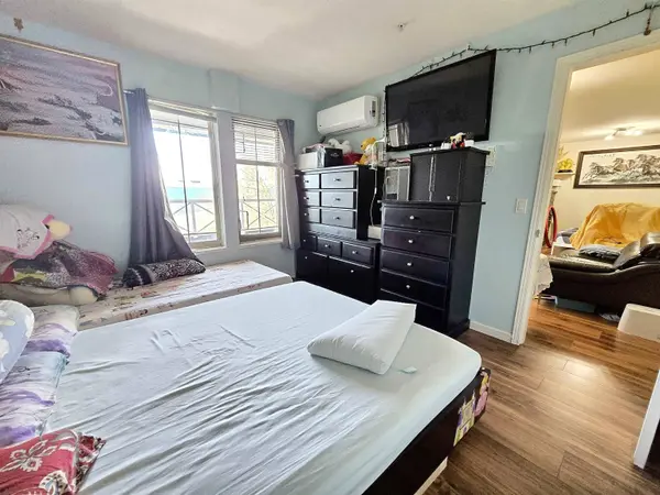 1145 Heffley CRES #406, Coquitlam, BC V3B 7Z3