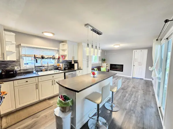 8220 King George BLVD #56, Surrey, BC V3W 6E1