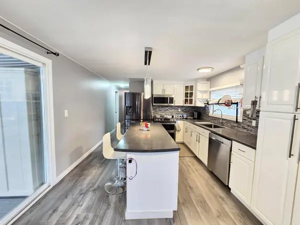 8220 King George BLVD #56, Surrey, BC V3W 6E1