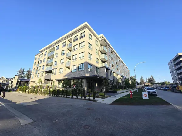 15738 85 AVE #624, Surrey, BC V4N 6Y1