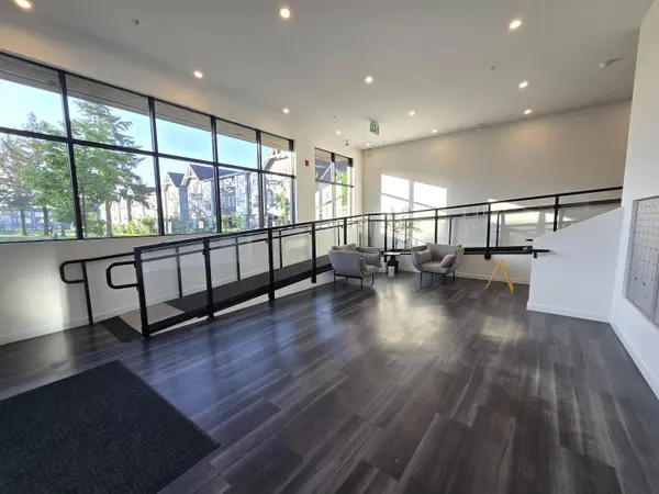 15738 85 AVE #624, Surrey, BC V4N 6Y1