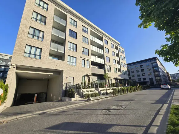 15738 85 AVE #624, Surrey, BC V4N 6Y1