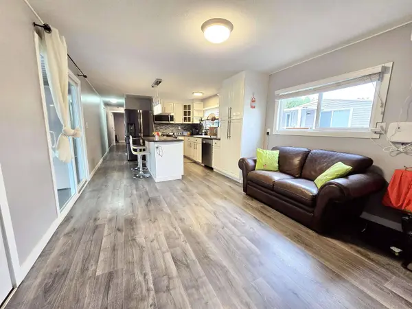 8220 King George BLVD #56, Surrey, BC V3W 6E1