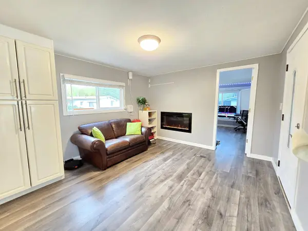 8220 King George BLVD #56, Surrey, BC V3W 6E1
