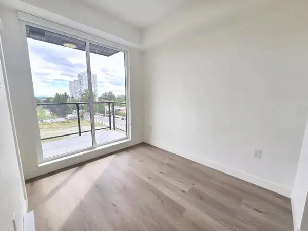 10405 147 ST #414, Surrey, BC V3R 5X4