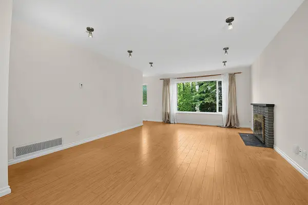 2216 E 41st AVE, Vancouver, BC V5P 1L6