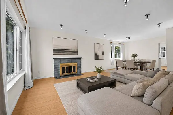 2216 E 41st AVE, Vancouver, BC V5P 1L6