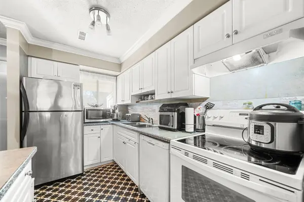 5271 204 ST #14, Langley, BC V3A 5X1